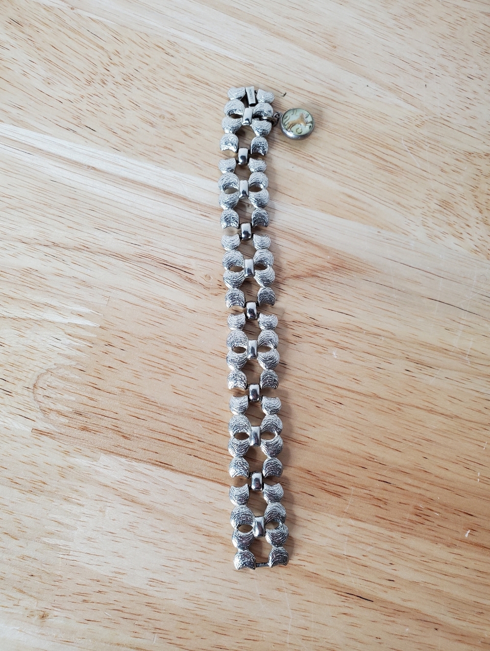 Monet Leo Bow Bracelet Silver Tone